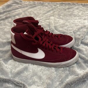 Nike High-Top Sneakers in Burgundy and White